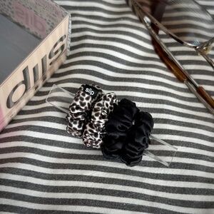 SOLD - 100% Silk Slip Minnie Scrunchies – Set of 4 (Leopard & Black)